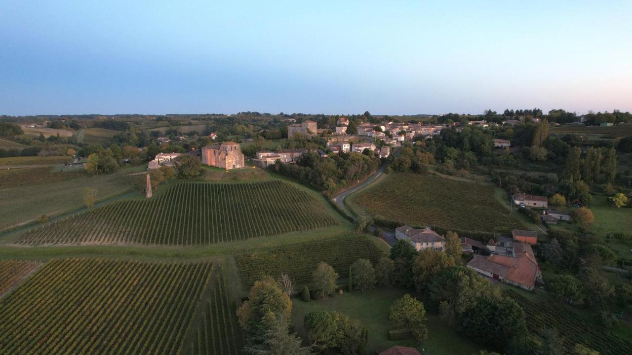 Romantic Gite Nr St Emilion With Private Pool And Views To Die For Pujols  Luaran gambar